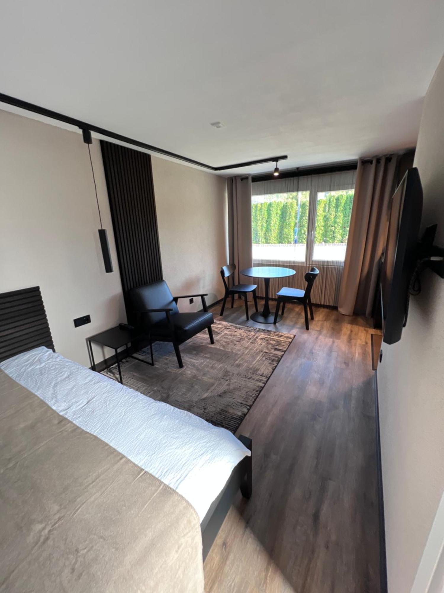 Keller Apartment Зулц-ам-Некар Екстериор снимка